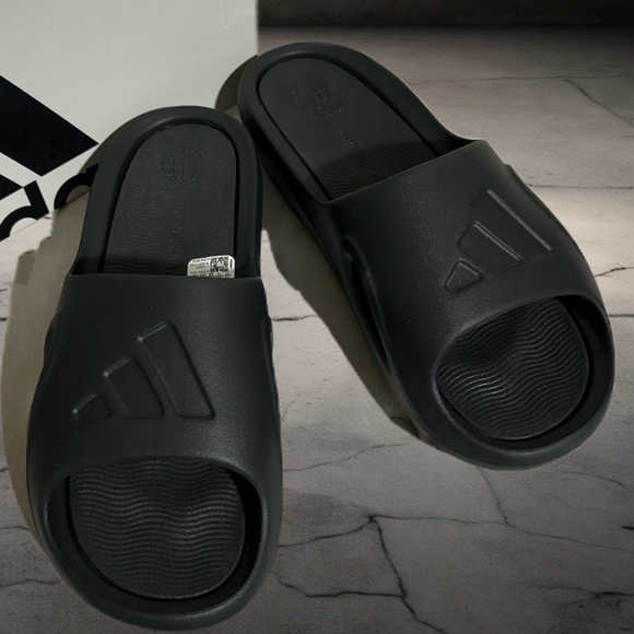 ADIDAS • Black Adicane Slides Shoes - Picture 11 of 12